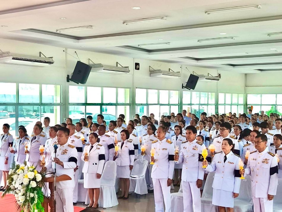 พิธีทำบุญตักบาตร และพิธีเจริญพระพุทธมนต์เฉลิมพระเกียรติ เนื่องในโอกาสมหามงคลเฉลิมพระชนมพรรษา พระบาทสมเด็จพระปรเมนทรรามาธิบดีศรีสินทรมหาวชิราลงกรณ พระวชิรเกล้าเจ้าอยู่หัว ณ วัดศรีจำปาชนบท ตำบลพังโคน...